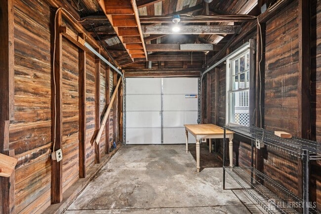 Building Photo - 3547 Finlaw Ave