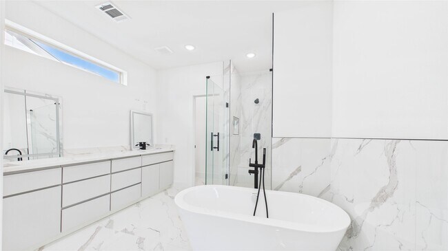 Building Photo - 5314 Terry St