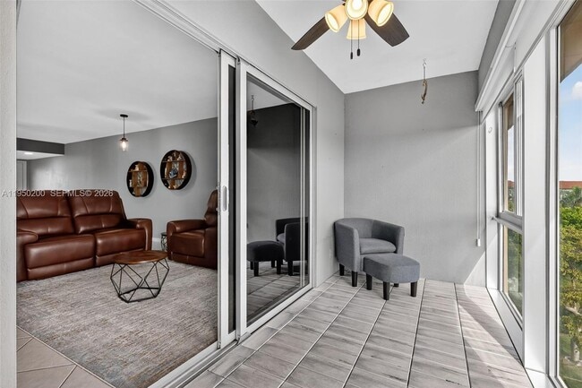 Building Photo - 13100 SW 11th Ct