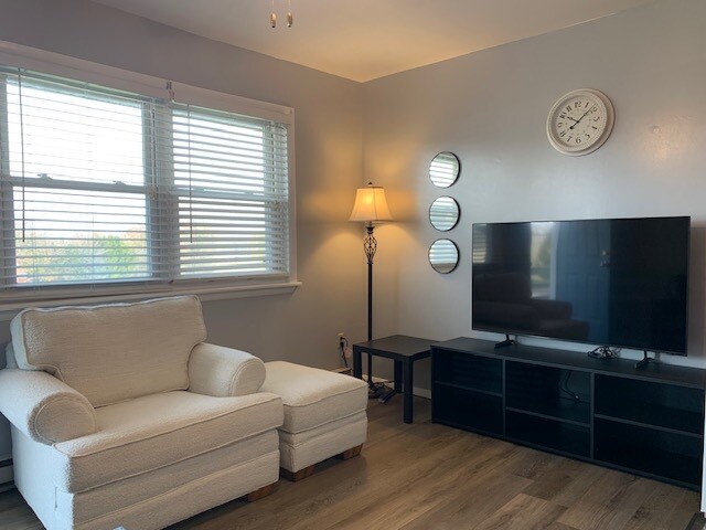 Building Photo - 28 Cedarwood Ln