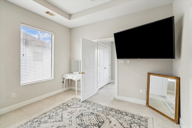 Building Photo - 2805 Blodgett St
