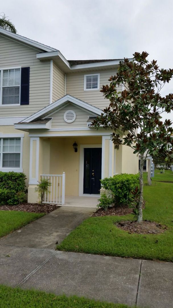Building Photo - 4982 Town Terrace S