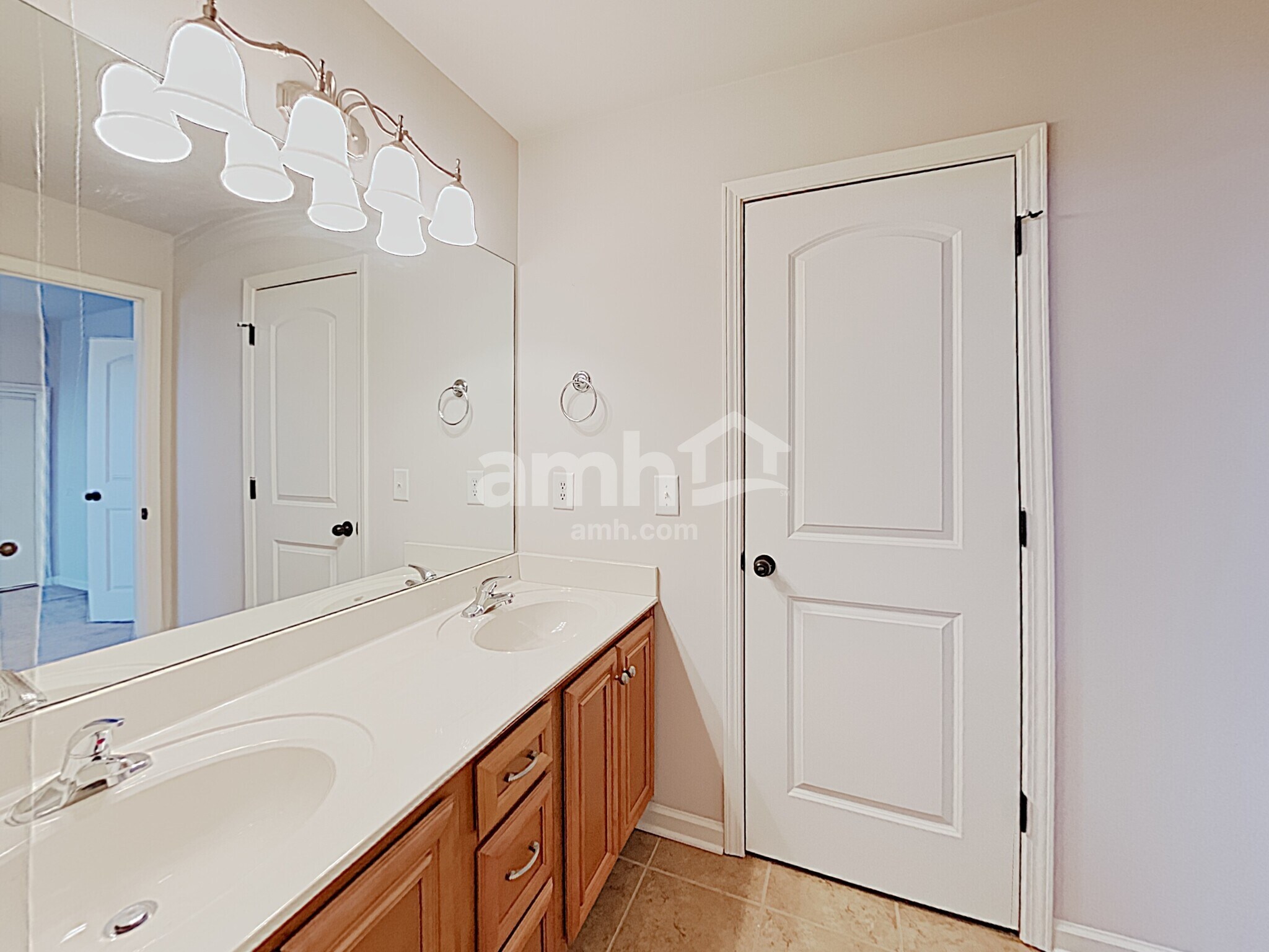 Building Photo - 4004 Crest Ridge Cv