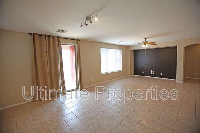Building Photo - 15028 W Dahlia Dr