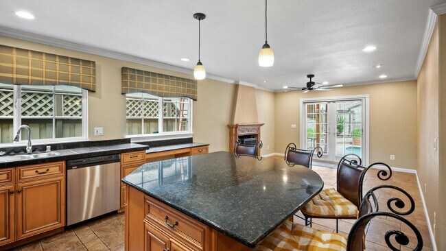 Building Photo - 22 Greengate Ct
