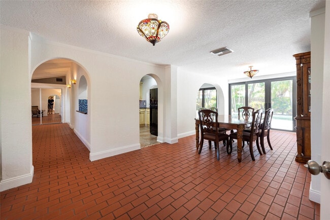 Building Photo - 3412 Leigh Rd