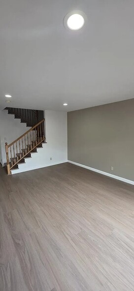 Building Photo - 2345 Pinard St