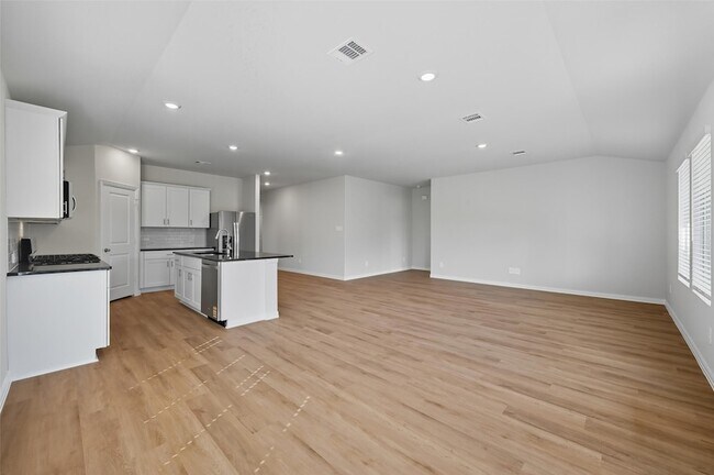 Building Photo - 6605 Creek Edge Cir