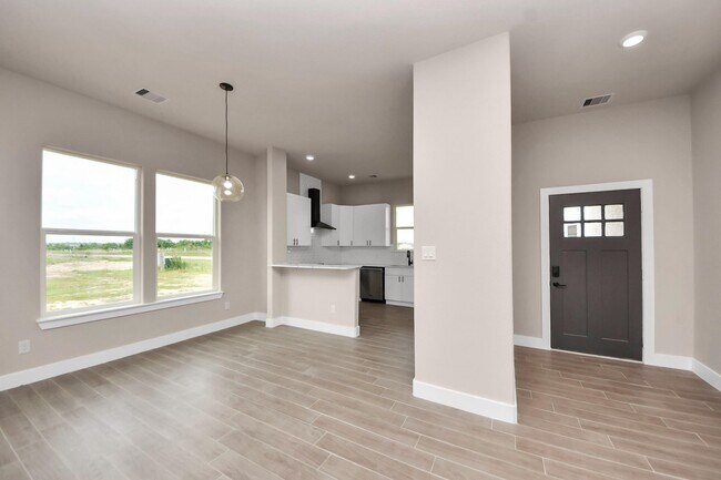 Building Photo - 11141 Rd 5503