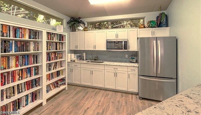 Building Photo - 720 Tarpon Cove Dr