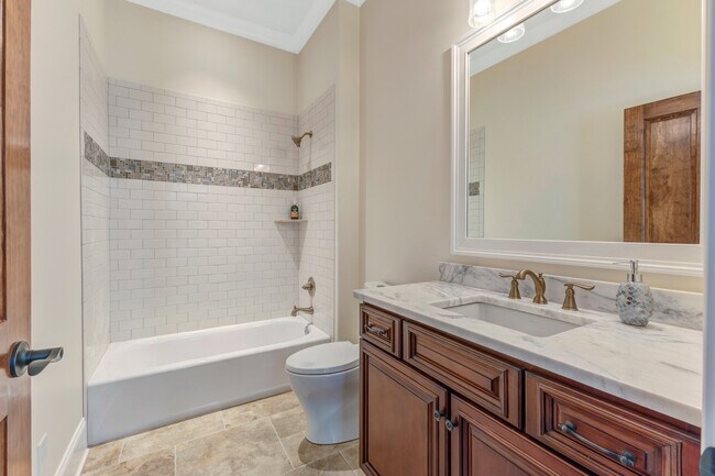 Building Photo - 5014 Mountview Pl