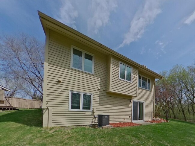 Building Photo - 1444 Willow Creek Ln