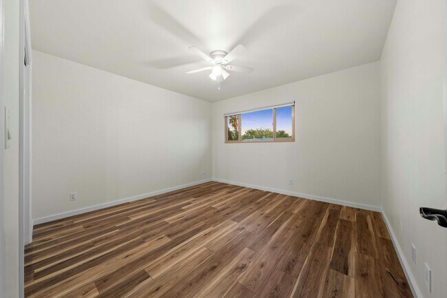 Building Photo - 2039-41 Bonita St