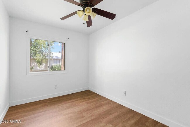 Building Photo - 1232 E Baker Dr