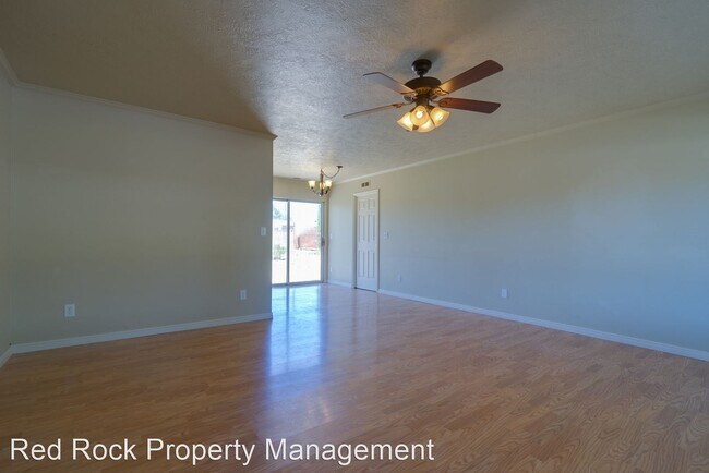 Building Photo - 3 br, 2 bath House - 530 S 250 E