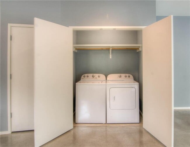 Building Photo - 4527 Depew Ave