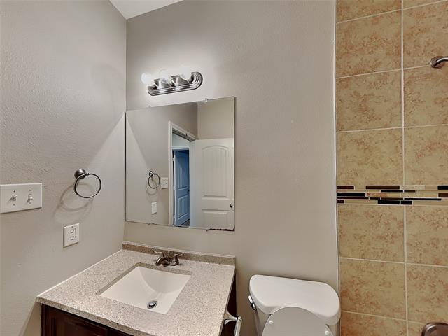 Building Photo - 1002 Woodcrest Dr