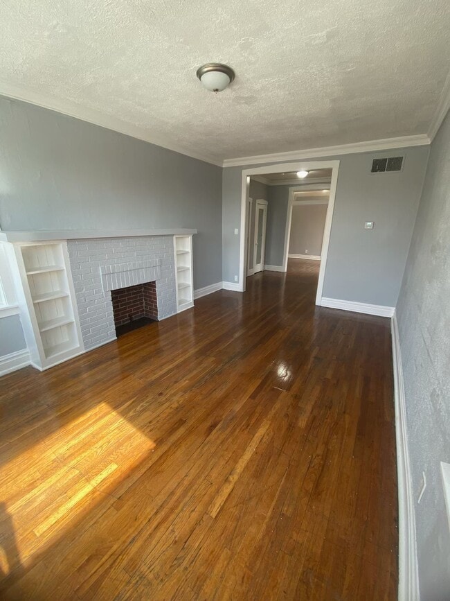 Building Photo - 5960 W Roosevelt Rd