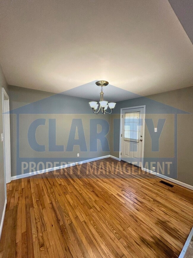 Building Photo - 901 Westover Dr SW