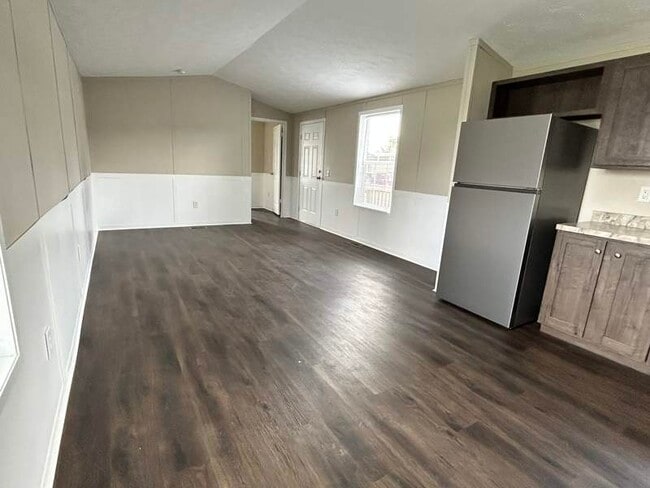 Building Photo - 3203 Iona Ln