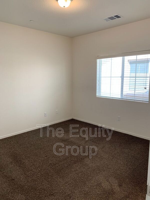Building Photo - 3344 Villa St