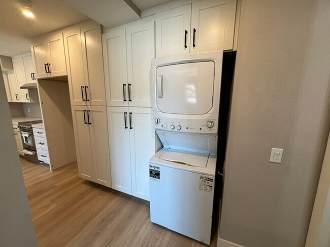 Building Photo - 25385 Avenida Ramada