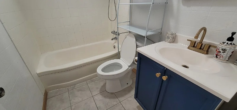 Building Photo - 5211 Julian St