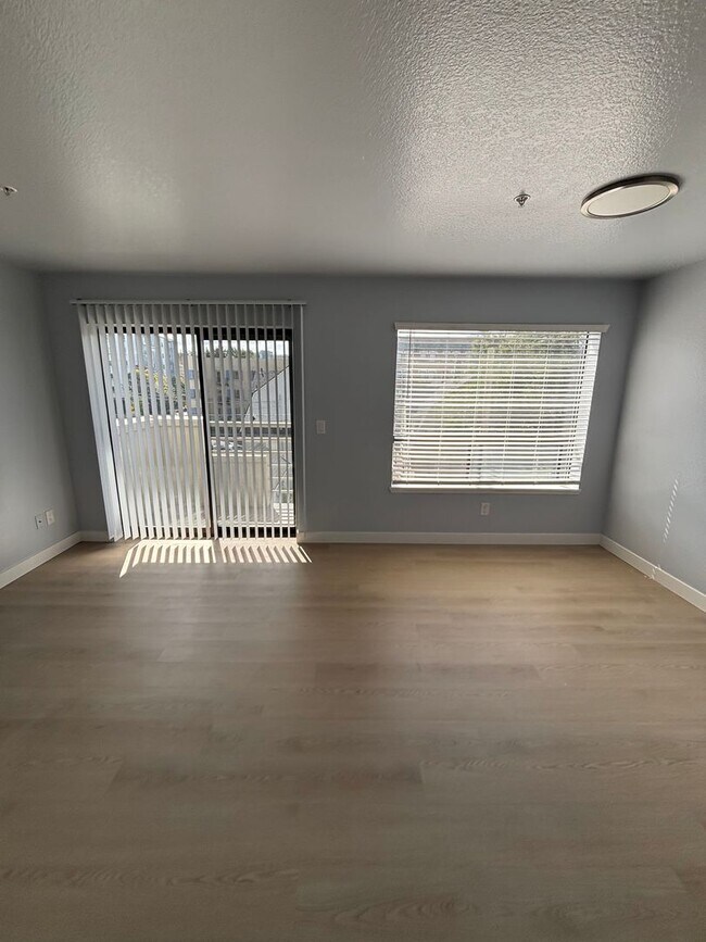 Interior Photo - Arise Century