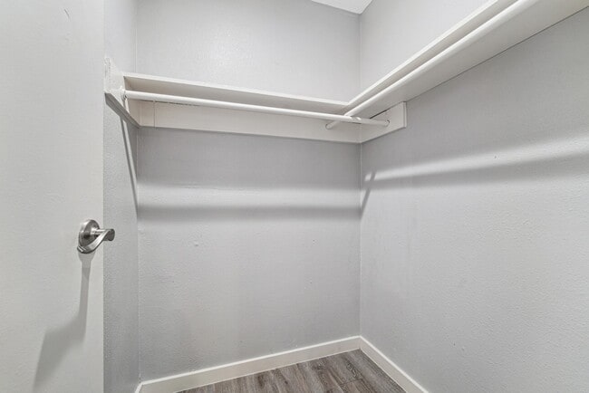 Building Photo - 2807 Beauchamp St