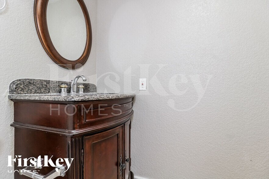 Building Photo - 6836 S Terrace Rd