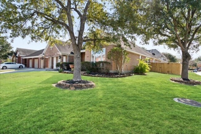 Building Photo - 7103 Hot Creek Trc
