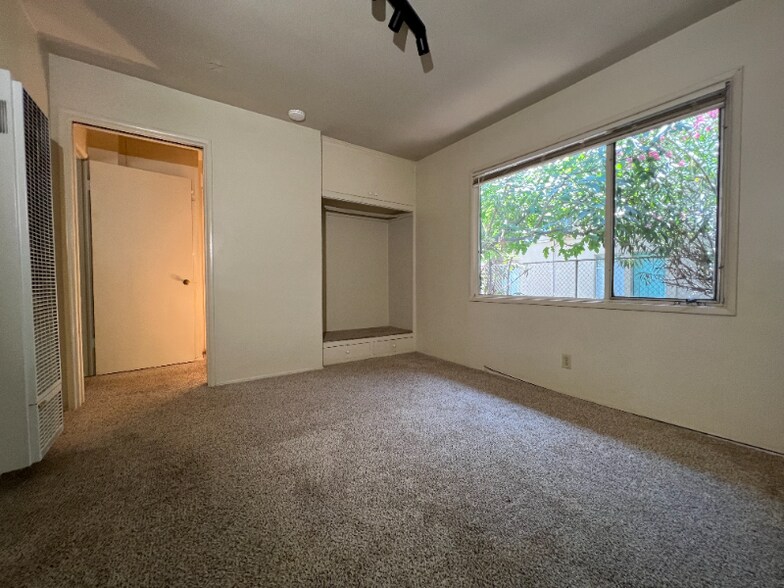 Building Photo - 580 N Madison Ave