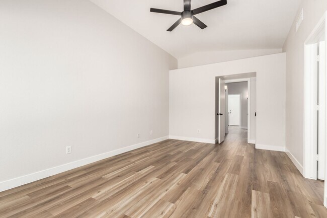 Building Photo - Beautifully Updated 3-Bedroom Home in Prem...