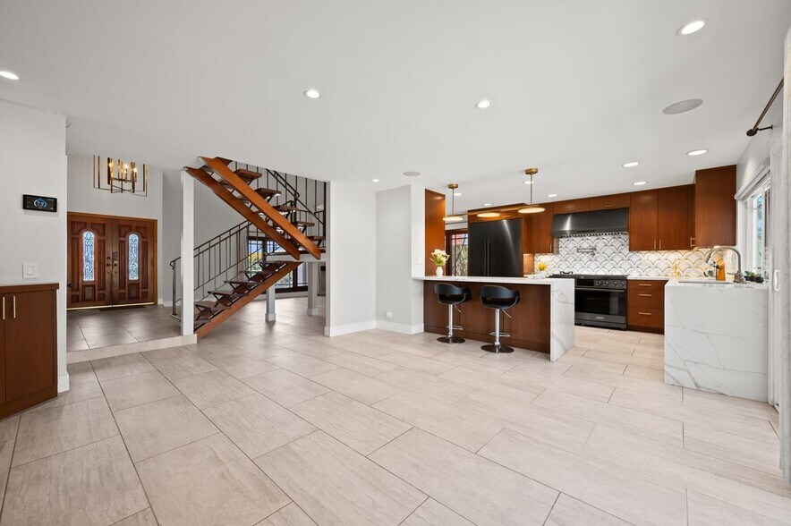Building Photo - 9462 Pier Dr