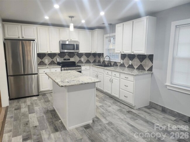 Building Photo - 55 Springfield Dr