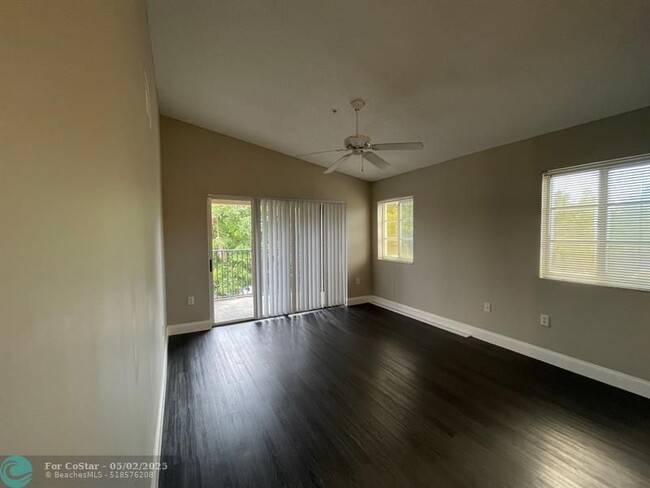 Building Photo - 4824 N State Rd 7