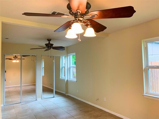 Building Photo - 4905 Richmond Ave