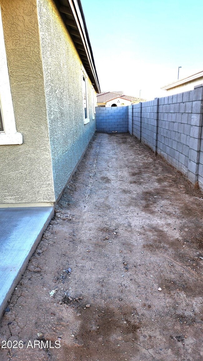 Building Photo - 2934 E Augusta Ave