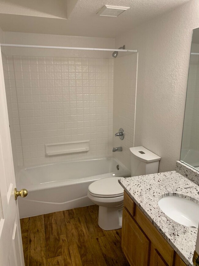 Interior Photo - 865 30th St.