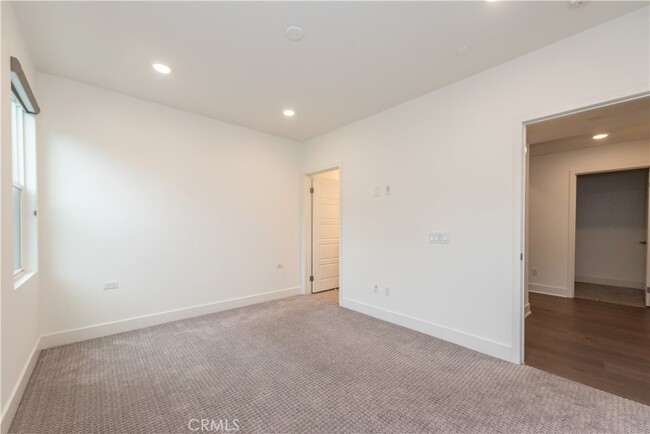 Building Photo - 2768 Wright Ln