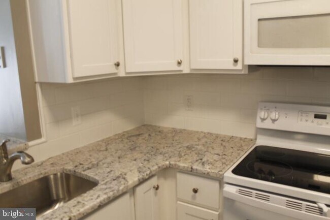 Building Photo - 1711 Foxmeadow Cir