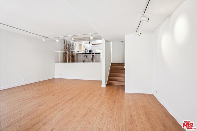 Building Photo - 13065 Mindanao Way