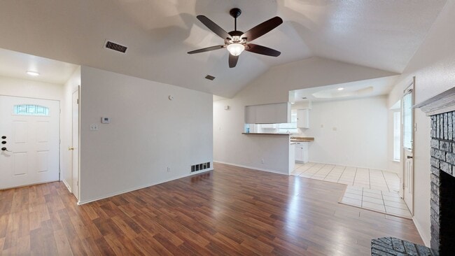Building Photo - FREE JANUARY RENT!!!! REDUCED $1,325!!!!!!!!!