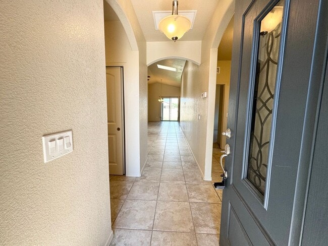 Building Photo - 3BR/2BA/2CG, 1617 sq.ft. rental in Sierra ...