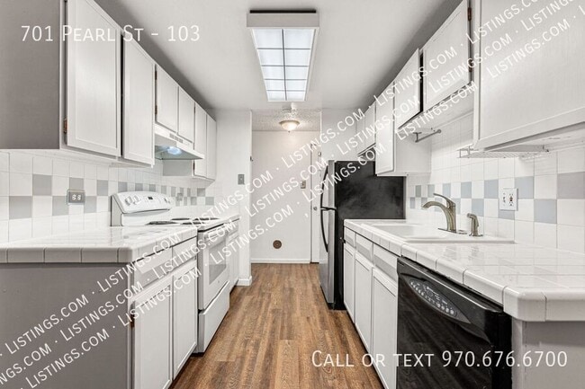 Building Photo - 701 N Pearl St