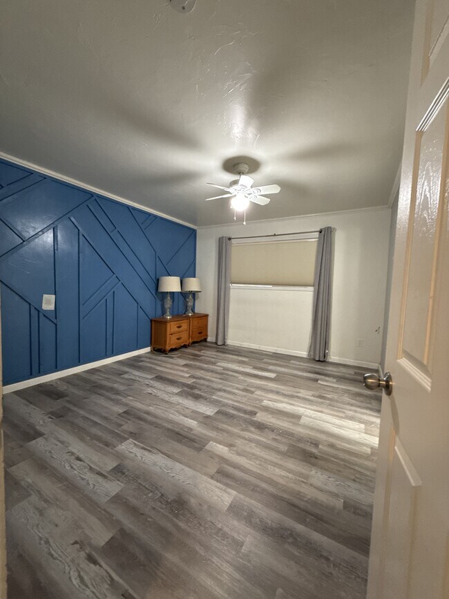 Building Photo - 6504 Edgemont Dr