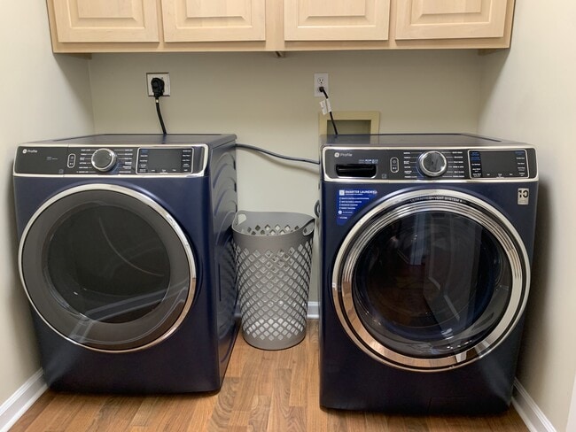 Building Photo - 794 Spring Lake Dr