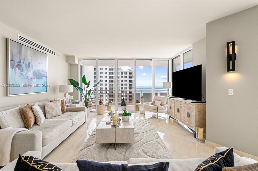 Building Photo - 901 Brickell Key Blvd