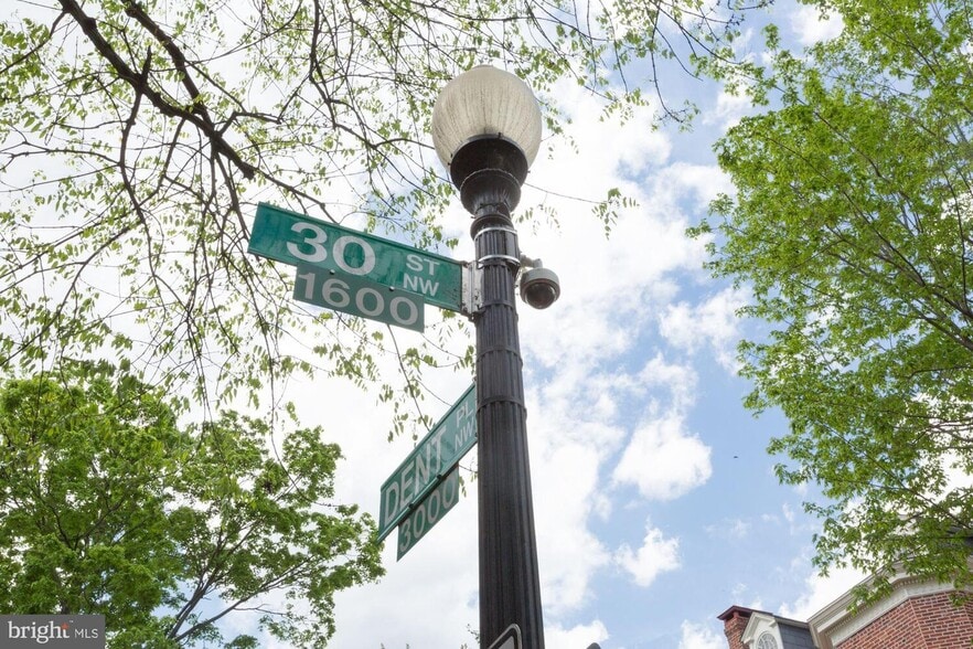 Corner of 30th St & Dent Place - 3014 Dent Pl NW