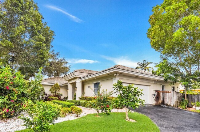 Building Photo - 16550 SW 77th Ct